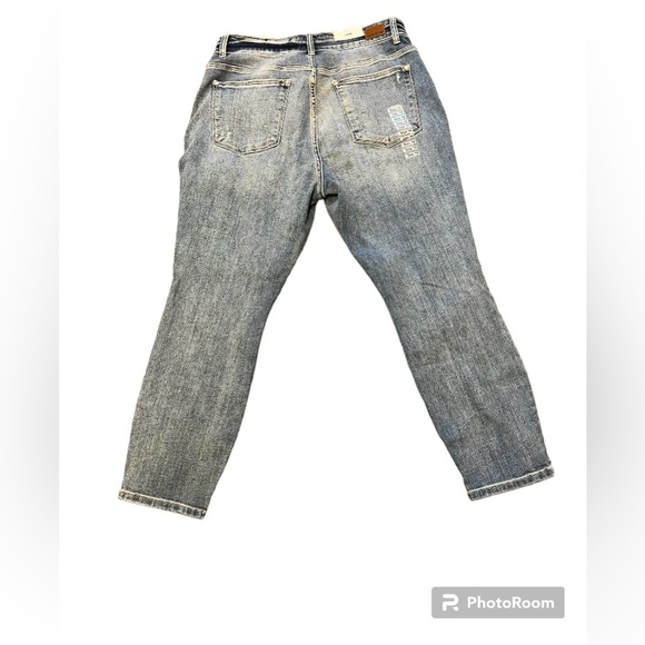New!  Judy Blue Amora Distressed High Rise Slim Fit Jeans. - Picture 3 of 3
